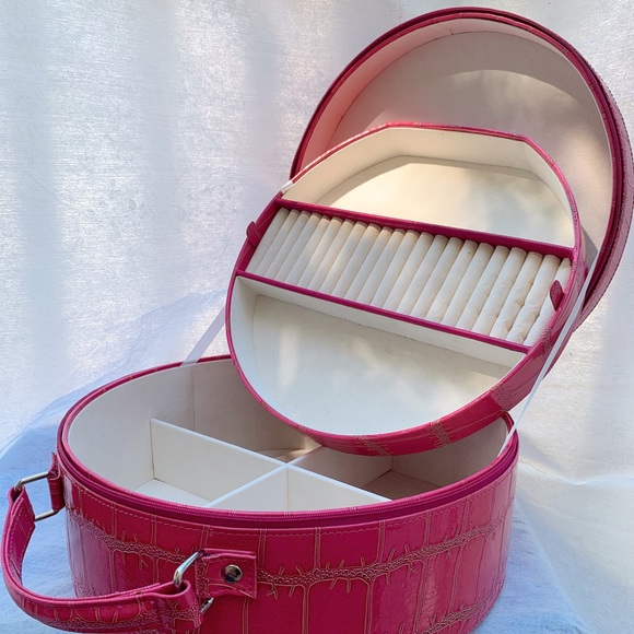 Pink Croc Jewelry Organizer - Picture 1 of 7